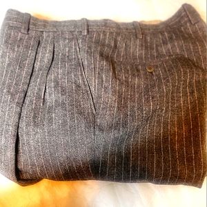 Brioni Luxury Men 36/29 Heavy Wool Gray with White Pinstripes Pants. Flawless
